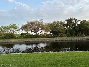 600 Valley Stream Dr in Naples, FL - Building Photo - Building Photo