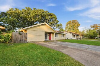 2918 Tarpey Ave in Texas City, TX - Building Photo - Building Photo