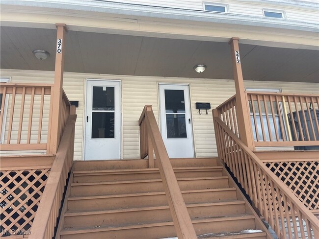 372 Campbell St in Akron, OH - Foto de edificio - Building Photo