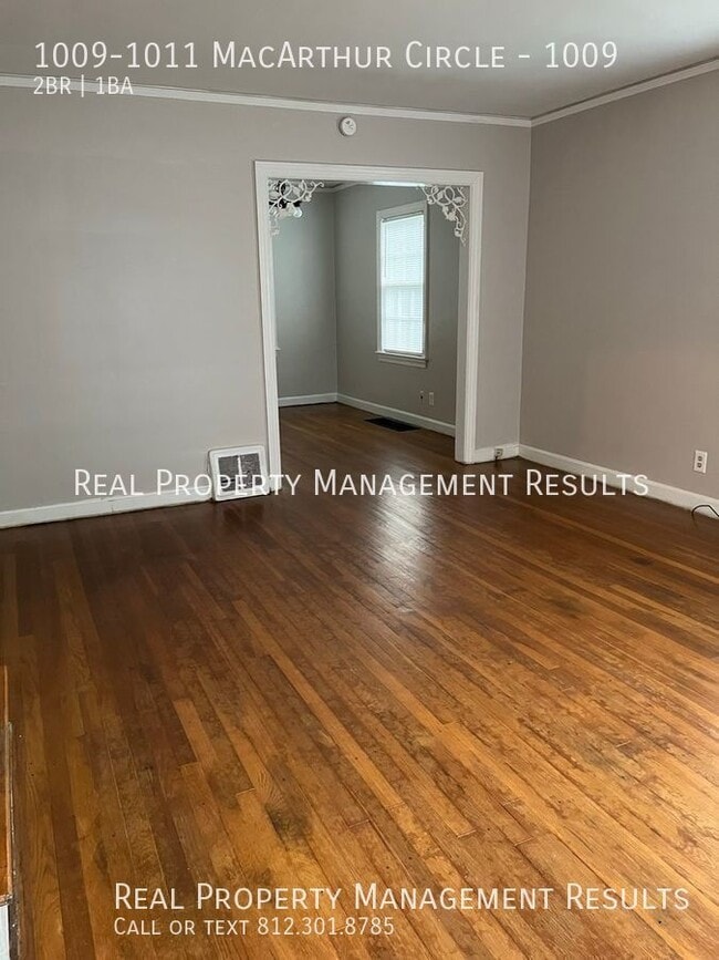 1009 1011-1011 MacArthur Cir in Evansville, IN - Building Photo - Building Photo