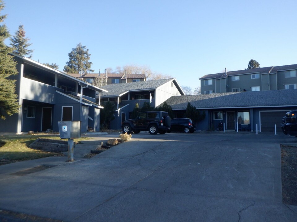 80 NW Riverside Blvd in Bend, OR - Building Photo