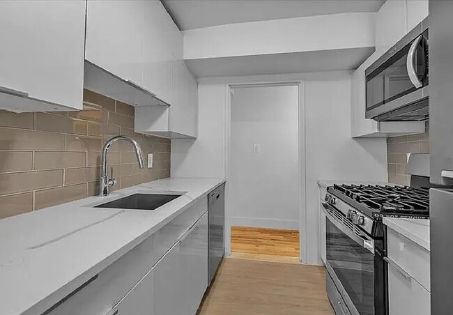 425 E 26th St in Brooklyn, NY - Building Photo - Building Photo