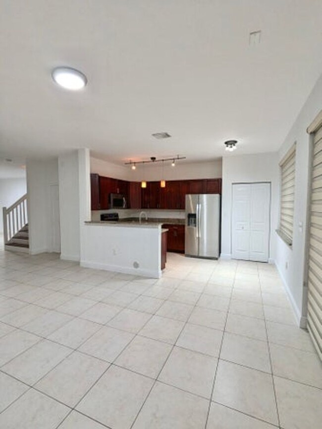 10781 NW 81st Ln in Doral, FL - Building Photo - Building Photo