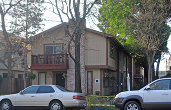 1812 H St in Sacramento, CA - Building Photo - Building Photo