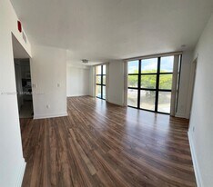 11750 SW 18th St in Miami, FL - Building Photo