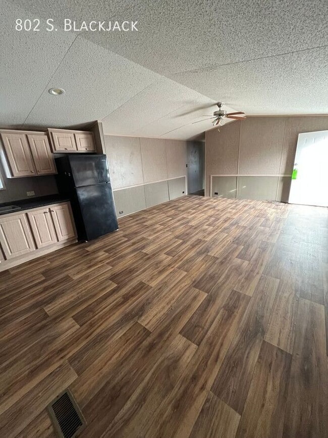 802 S Blackjack St in Stillwater, OK - Building Photo - Building Photo