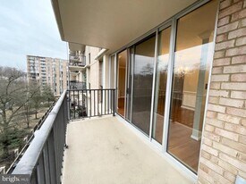 4600 S Four Mile Run Dr in Arlington, VA - Building Photo