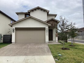 601 Cata Dr in Laredo, TX - Building Photo