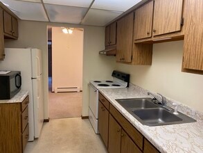 Knaup Apartments (Senior 55+) in Beaver Dam, WI - Foto de edificio - Building Photo