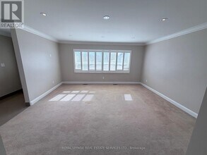 133 Hawthorne Rd in Oakville, ON - Building Photo - Building Photo