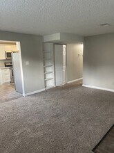 1723 N Robb St in Lakewood, CO - Foto de edificio - Building Photo