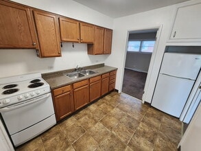 1701 North Ave in Waukegan, IL - Building Photo - Building Photo