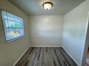 1742 S Robertson Blvd, Unit 8 in Los Angeles, CA - Foto de edificio - Building Photo