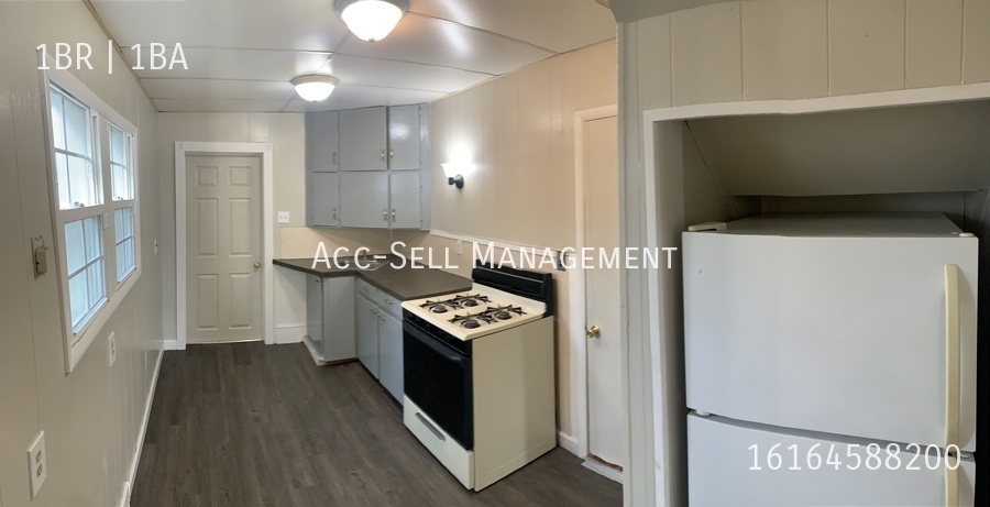 825 Evergreen St SE-Unit -West side in Grand Rapids, MI - Foto de edificio