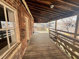 612 Caroline St, Unit A in Fredericksburg, VA - Building Photo