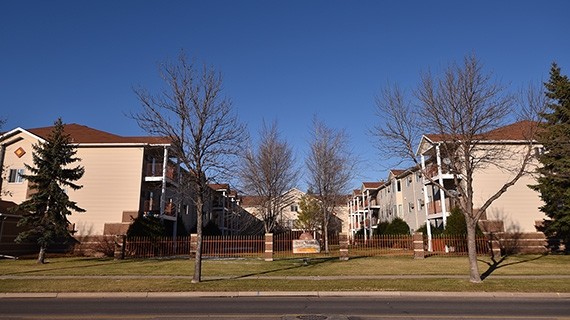 Sun West I in Fargo, ND - Building Photo