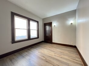 2501 Central Ave in Dubuque, IA - Building Photo - Building Photo