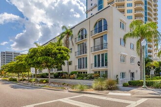 301 S Gulfstream Ave in Sarasota, FL - Building Photo - Building Photo