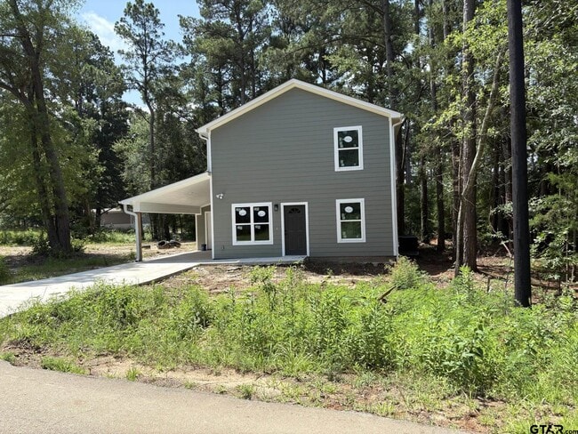property at 305 Post Oak Dr