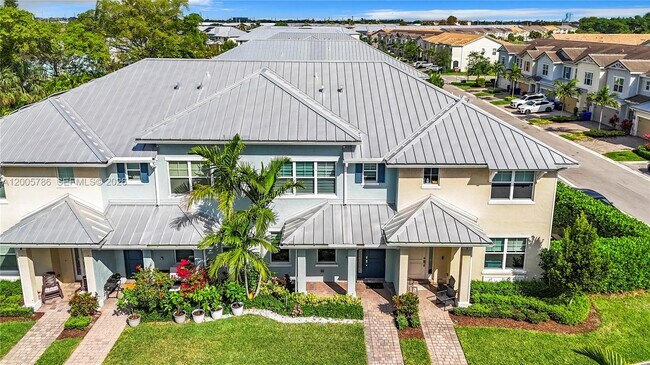 5040 Eucalyptus Dr in Hollywood, FL - Building Photo - Building Photo