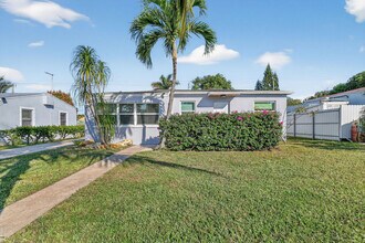 823 Avenida Hermosa, Unit ID1380018P in West Palm Beach, FL - Building Photo - Building Photo