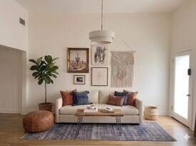 2910 Marathon St in Los Angeles, CA - Building Photo