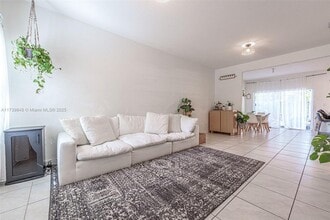 440 NE 5th Way in Florida City, FL - Building Photo - Building Photo