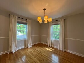 65 Buell St in North Haven, CT - Building Photo - Building Photo