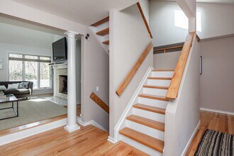 5 Livery Ln in East Hampton, NY - Building Photo - Building Photo