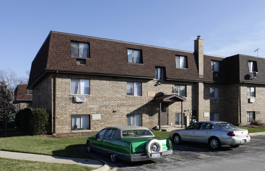 517 W Dempster St in Mount Prospect, IL - Building Photo