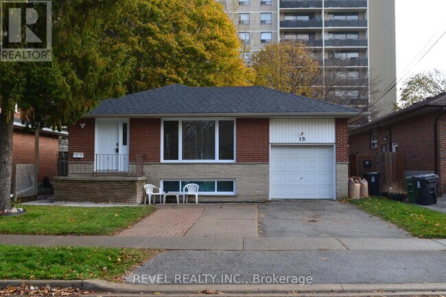 15 Cedar Brae Blvd in Toronto, ON - Building Photo - Building Photo
