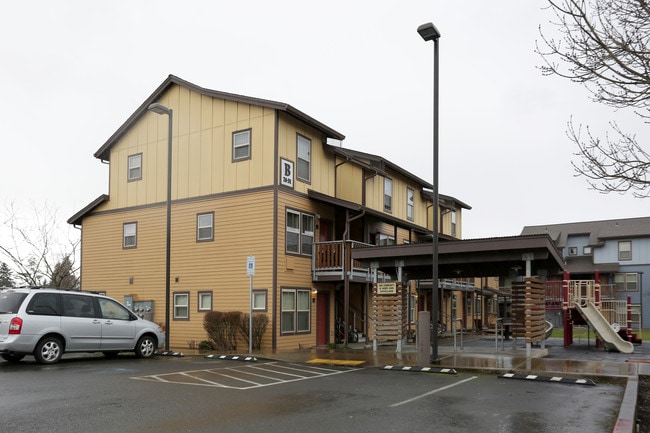 McCallister Village in Vancouver, WA - Foto de edificio - Building Photo