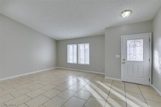 2340 Belvedere Dr in Henderson, NV - Building Photo - Building Photo