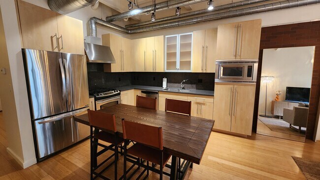 1360 Walnut St in Boulder, CO - Building Photo - Building Photo