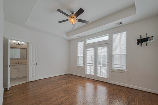 property at 854 W 20th St
