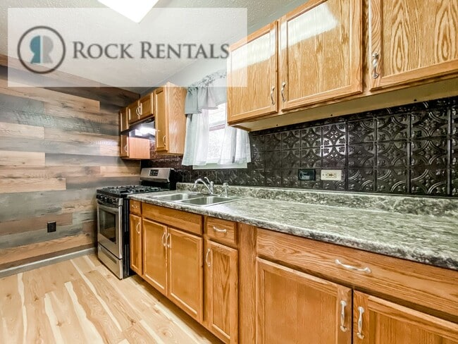 property at 1304 N Van Buren St