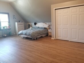 2711 E 22nd St, Unit #2 in Minneapolis, MN - Building Photo - Building Photo