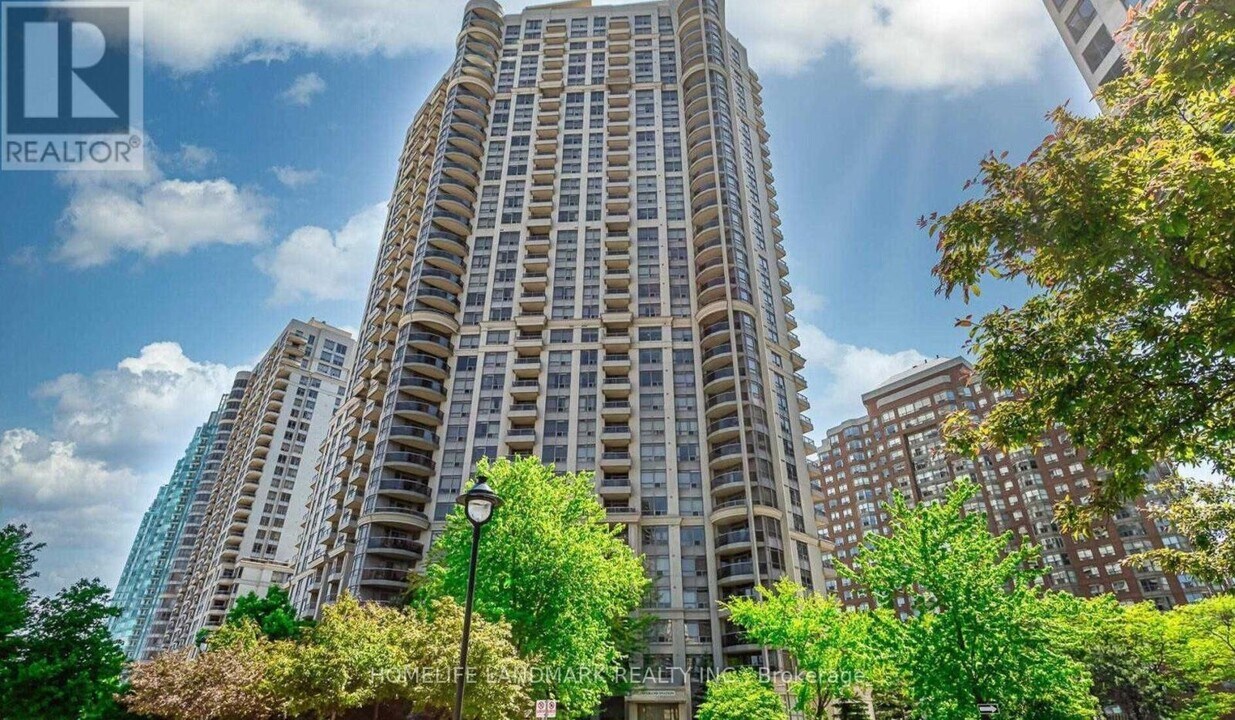 310 Burnhamthorpe Rd W in Mississauga, ON - Building Photo