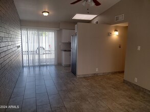 2602 N 46th St in Phoenix, AZ - Building Photo - Building Photo