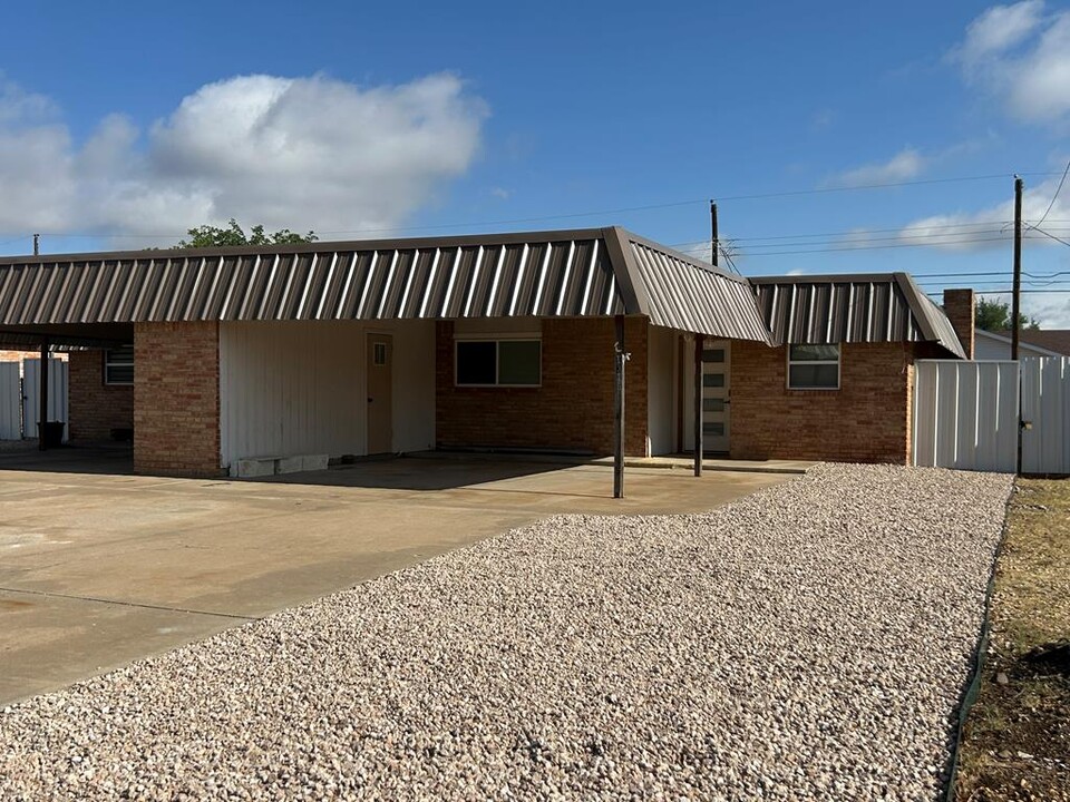 1316 Tanglewood Ln in Odessa, TX - Building Photo