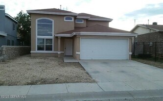 10340 Valle Suave Dr in Socorro, TX - Building Photo