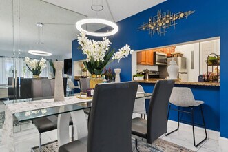 608 Sea Pine Way in Greenacres, FL - Building Photo - Building Photo