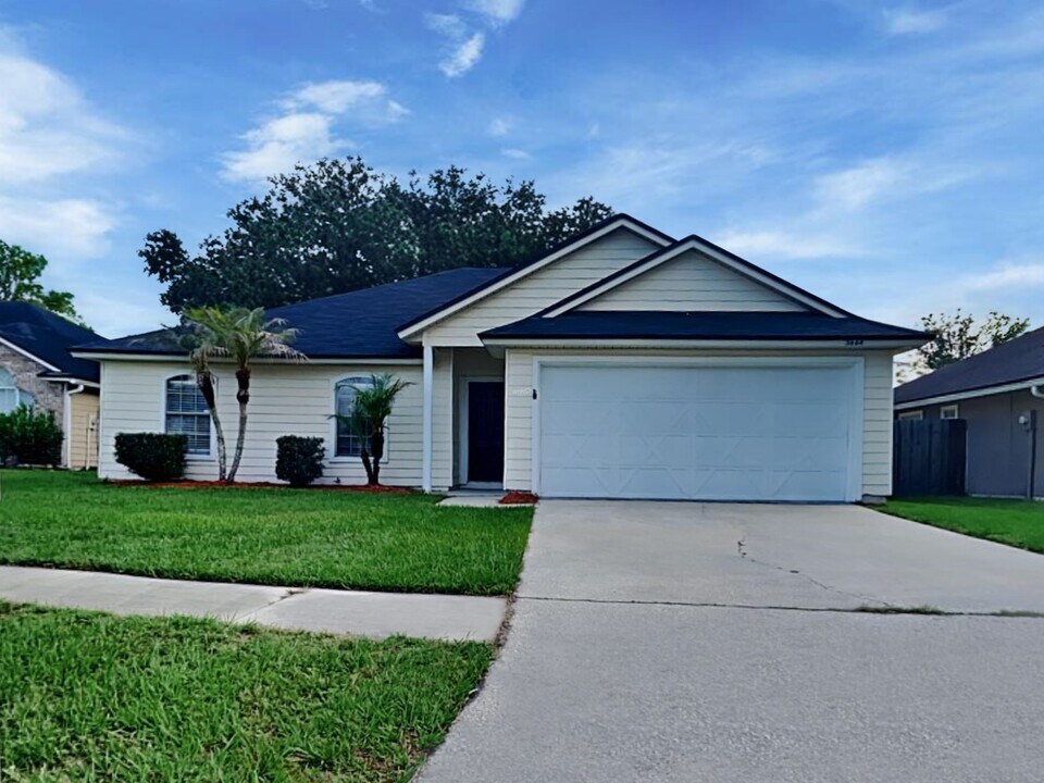 3664 Morning Meadow Ln in Orange Park, FL - Building Photo