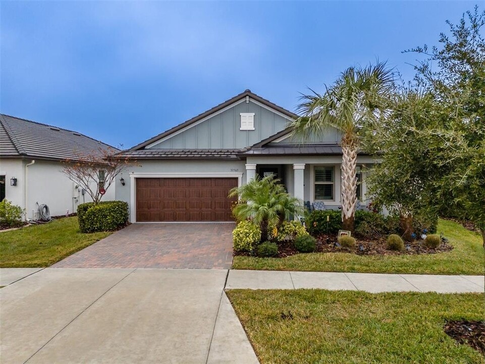 31565 Cannon Rush Dr in San Antonio, FL - Building Photo