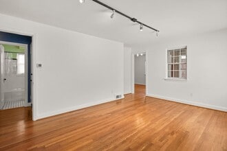 408 Ethan Allen Ave in Takoma Park, MD - Building Photo - Building Photo