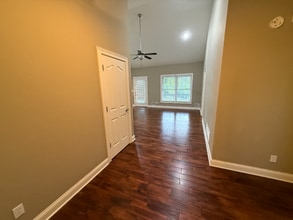 133 Garden Dr in Bardstown, KY - Foto de edificio - Building Photo