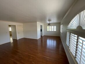 108 Powell Avenue, Unit Unit D in Healdsburg, CA - Building Photo - Building Photo