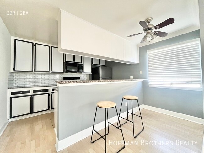 7045 Woodley Ave in Los Angeles, CA - Building Photo - Building Photo