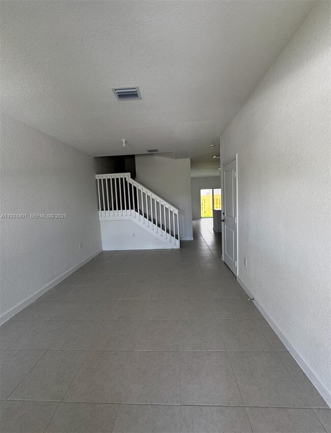 112 SW 184th Way in Pembroke Pines, FL - Building Photo - Building Photo