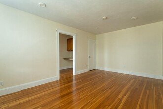 138 Highland Ave in Somerville, MA - Foto de edificio - Building Photo